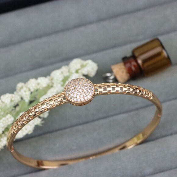 Elegant Rose Gold Bangle with Round Diamond-Crystal Centerpiece, XPBL0463 - Picture 10 of 11